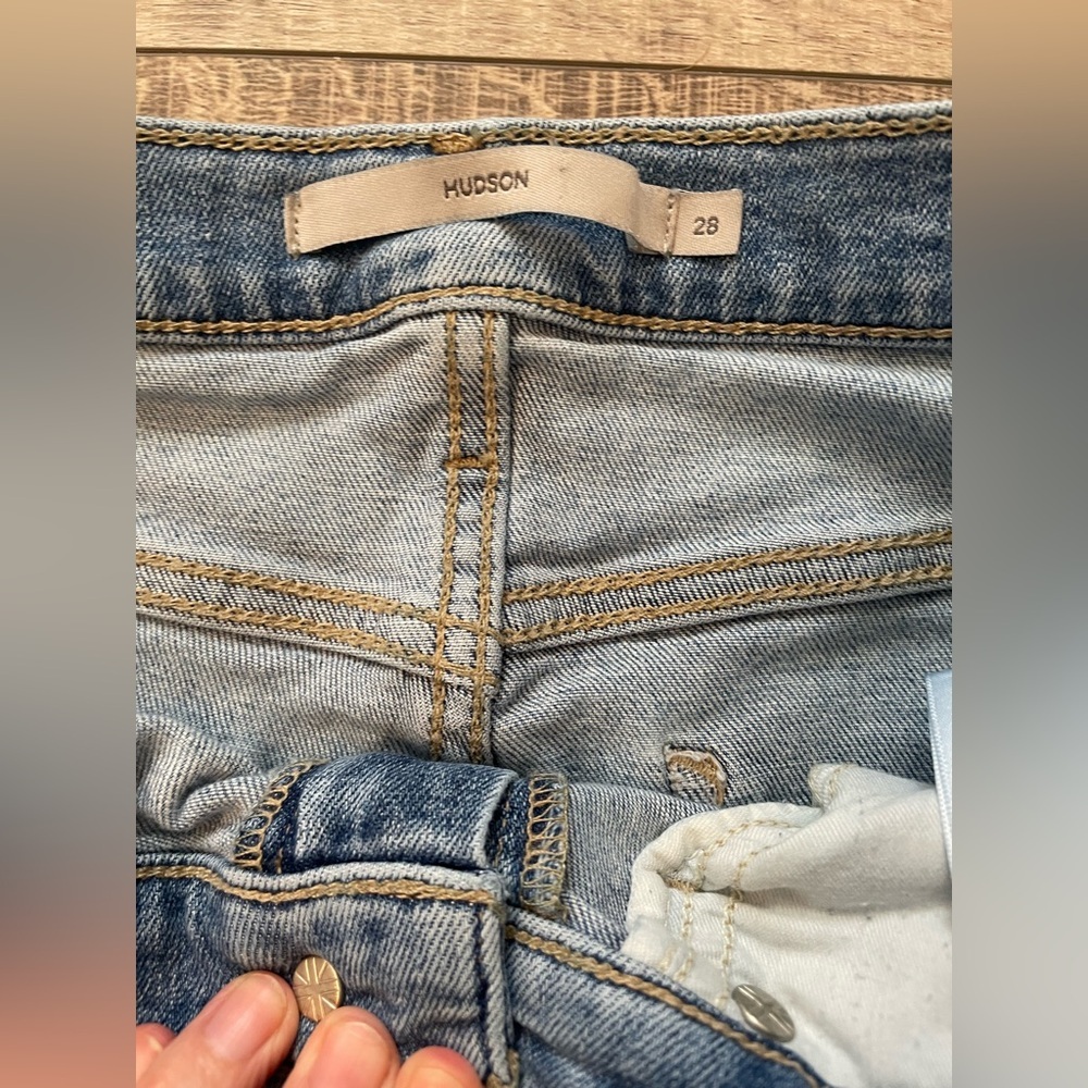 Hudson Jeans High Rise Cropped Kick Flare in Light Blue with Knee Distress - Picture 10 of 11